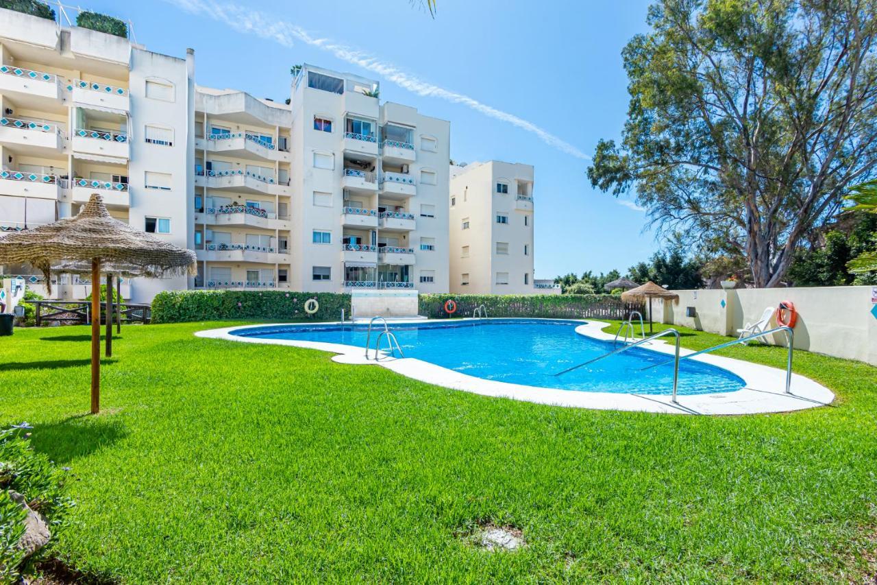 Sun & Sand Beach Apartment Марбелья Экстерьер фото
